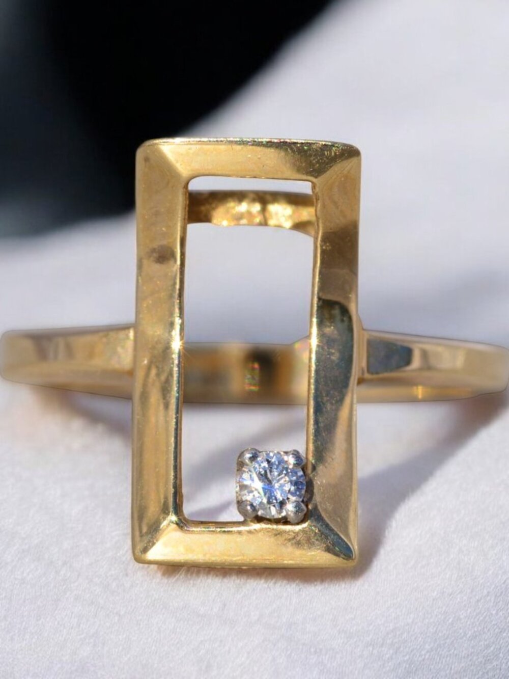 Vintage Diamond Ring in 14k Yellow Gold - Picture 10 of 10